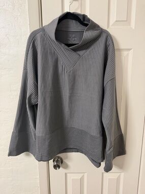 Tahari Sport Black Ribbed Flared Sleeve Pullover Mock Neck Sweater